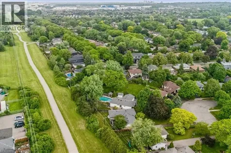 668 Bridle Burlington ON L7L 4E1