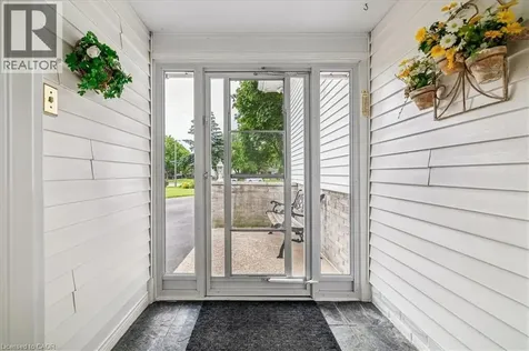 668 Bridle Burlington ON L7L 4E1