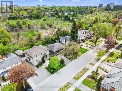 1113 Field Street Ottawa ON K2C 2P6