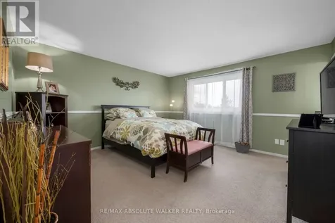 2061 Legrand Crescent Ottawa ON K1E 3R1