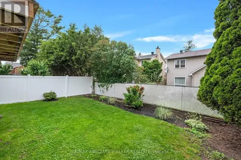 2061 Legrand Crescent Ottawa ON K1E 3R1