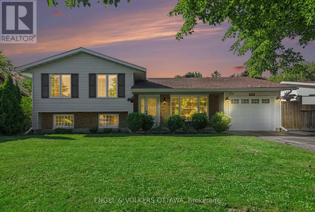 1299 Alloway Crescent Ottawa ON K1K 3Y9