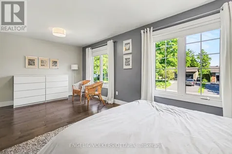 1299 Alloway Crescent Ottawa ON K1K 3Y9