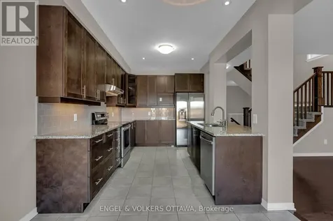 40 Tapadero Avenue Ottawa ON K2V 0E2