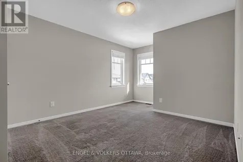 40 Tapadero Avenue Ottawa ON K2V 0E2
