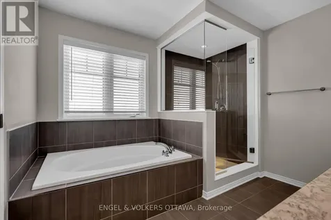 40 Tapadero Avenue Ottawa ON K2V 0E2