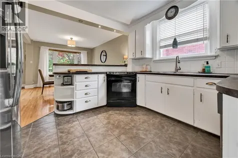 45 Glendale Road Kitchener ON N2H 2Z7