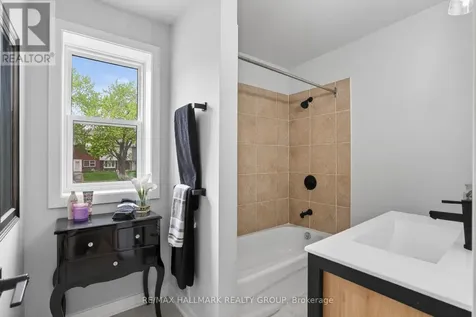 660 Hochelaga Street Ottawa ON K1K 2E9