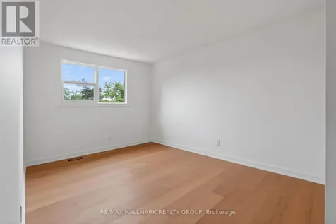 660 Hochelaga Street Ottawa ON K1K 2E9