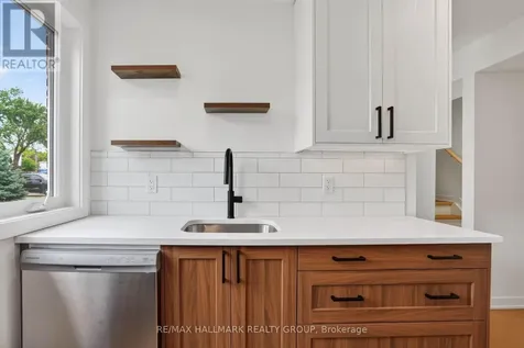 660 Hochelaga Street Ottawa ON K1K 2E9