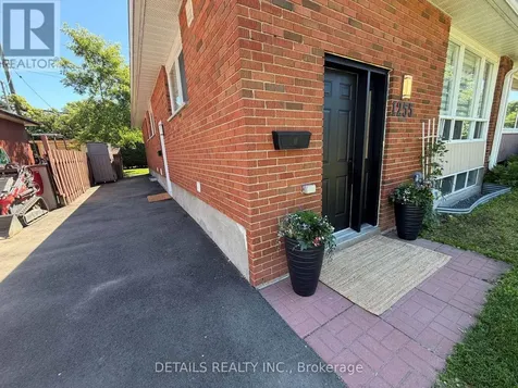 1255 Highgate Road Ottawa ON K2C 2Y5