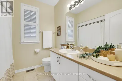 556 Dalewood Crescent Ottawa ON K2S 0L3