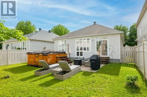 556 Dalewood Crescent Ottawa ON K2S 0L3