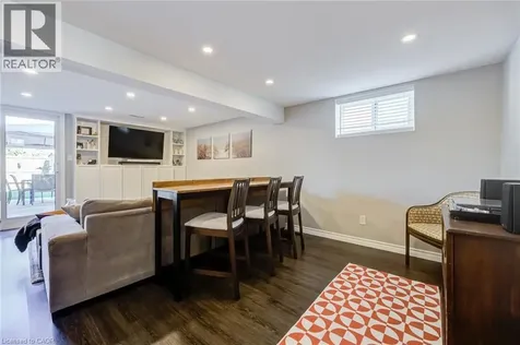 2348 Malcolm Crescent Burlington ON L7P 4H4