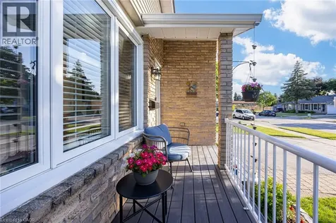 2348 Malcolm Crescent Burlington ON L7P 4H4