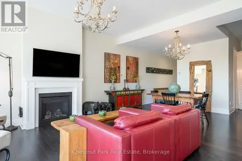 31 Emerson Mews Collingwood ON L9Y 2X4