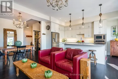 31 Emerson Mews Collingwood ON L9Y 2X4
