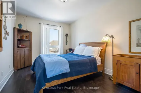 31 Emerson Mews Collingwood ON L9Y 2X4