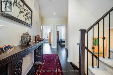 31 Emerson Mews Collingwood ON L9Y 2X4