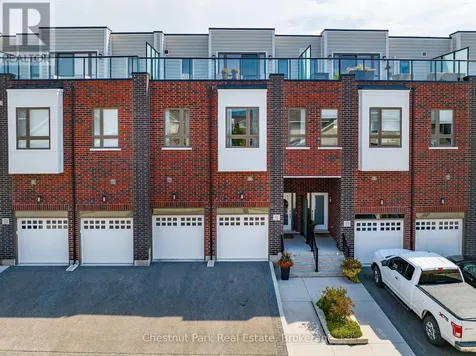 31 Emerson Mews Collingwood ON L9Y 2X4