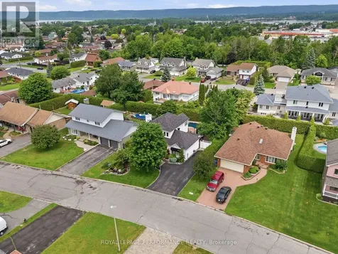 905 Royal Avenue Hawkesbury ON K6A 3J8