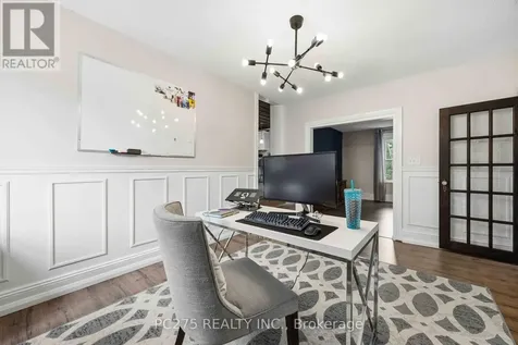112 Essex Street Sarnia ON N7T 4R7