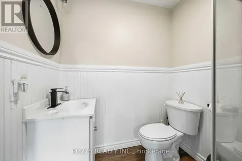 112 Essex Street Sarnia ON N7T 4R7