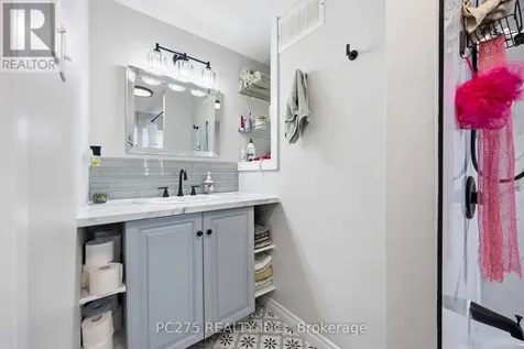 112 Essex Street Sarnia ON N7T 4R7