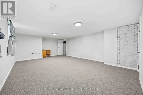 112 Essex Street Sarnia ON N7T 4R7
