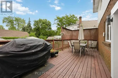 112 Essex Street Sarnia ON N7T 4R7