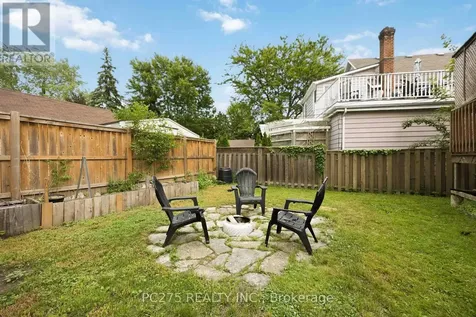 112 Essex Street Sarnia ON N7T 4R7