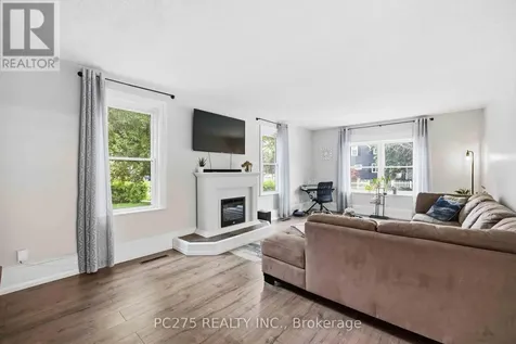 112 Essex Street Sarnia ON N7T 4R7