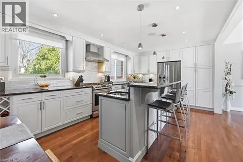 3299 Spruce Avenue Burlington ON L7N 1J5