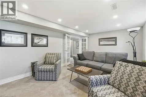 3299 Spruce Avenue Burlington ON L7N 1J5
