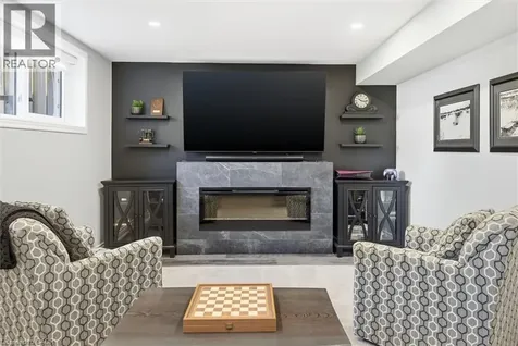 3299 Spruce Avenue Burlington ON L7N 1J5
