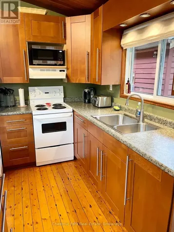 72 59th Street South Wasaga Beach ON L9Z 1V8