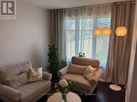303 Kanashtage Terrace Ottawa ON K4A 5K1