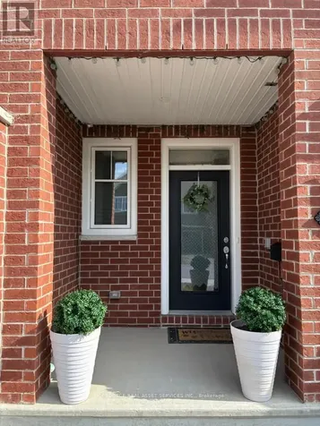 303 Kanashtage Terrace Ottawa ON K4A 5K1