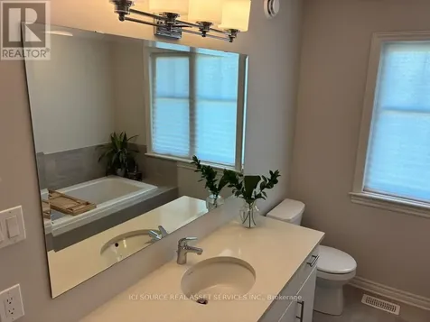 303 Kanashtage Terrace Ottawa ON K4A 5K1