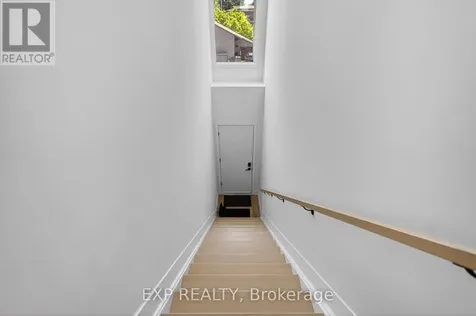 273 Duncairn Avenue Ottawa ON K1Z 7H1
