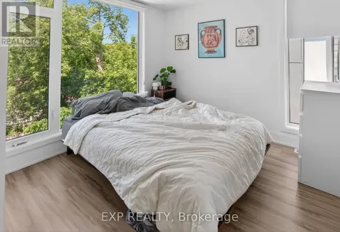 273 Duncairn Avenue Ottawa ON K1Z 7H1