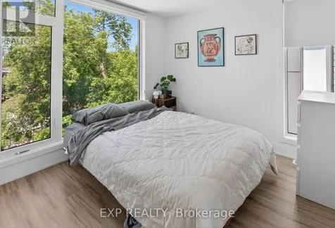 273 Duncairn Avenue Ottawa ON K1Z 7H1