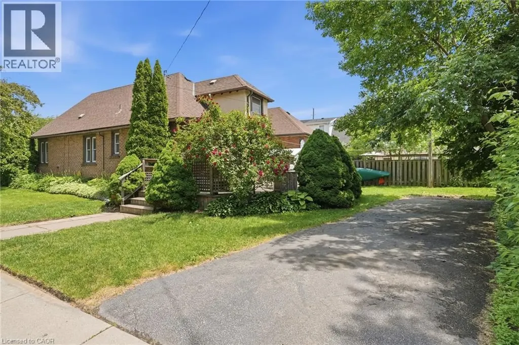 1642 King Street East Hamilton ON L8K 1T9