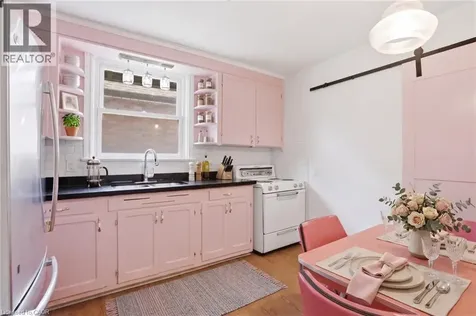 1642 King Street East Hamilton ON L8K 1T9
