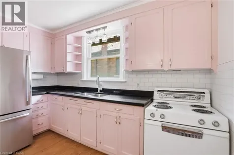 1642 King Street East Hamilton ON L8K 1T9