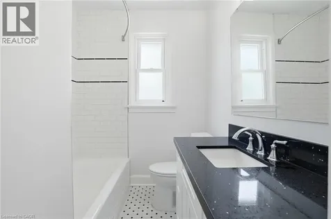 1642 King Street East Hamilton ON L8K 1T9