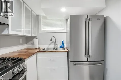 1642 King Street East Hamilton ON L8K 1T9