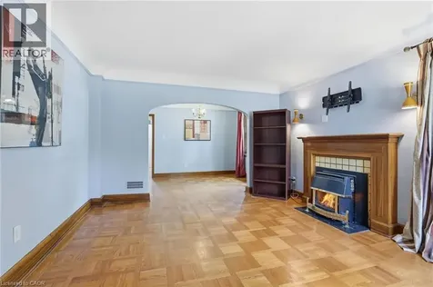 1642 King Street East Hamilton ON L8K 1T9