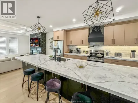 4538 Valerio Crescent Lasalle ON N9H 0N2