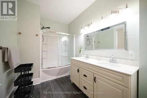 8 William Street Brantford ON N3T 3K1